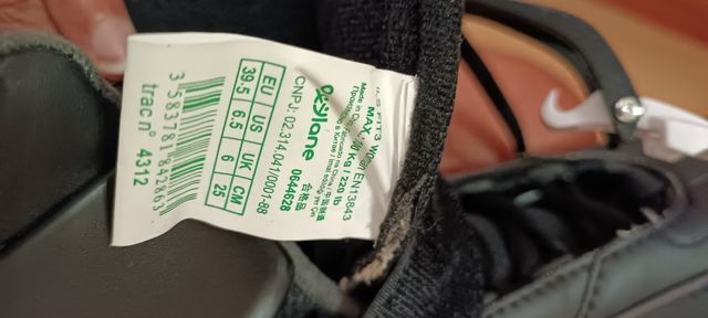 patines con  protecciones y bolsa de transporte