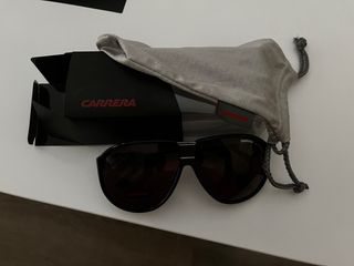Gafas de sol Carrera originales y sin estrenar.