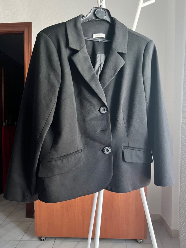 Chaqueta negra para mujer