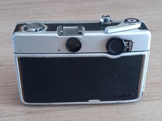 Camara Fujica 35 Compact con funda