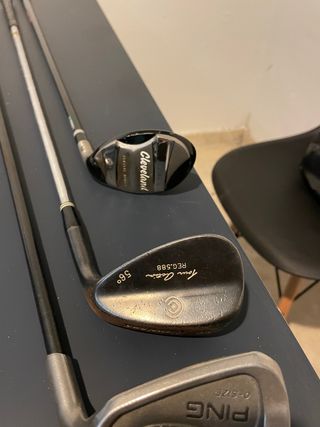 Juego de palos del golf Ping y putters