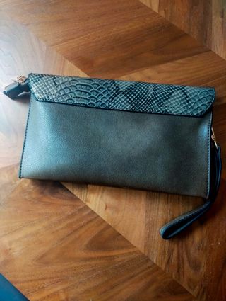 Cartera piel de serpiente 