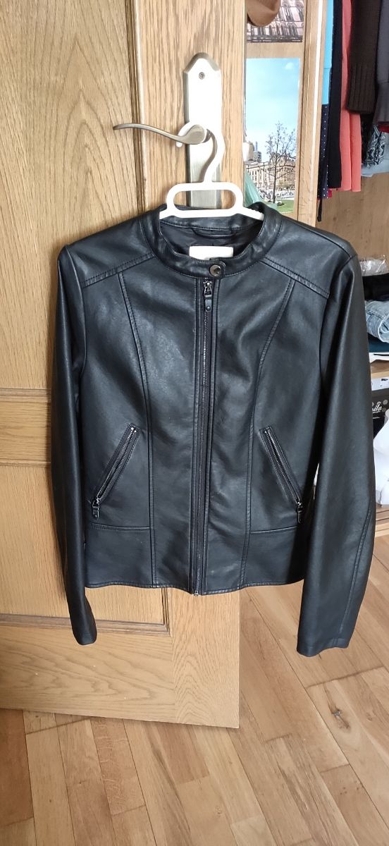 Chaqueta de cuero negro sintético niña