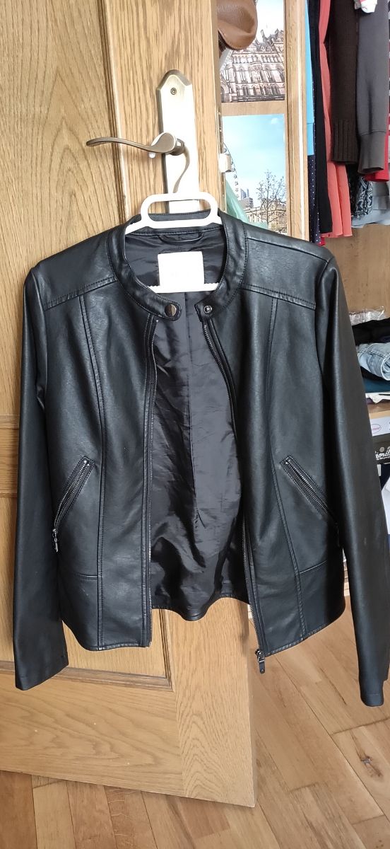 Chaqueta de cuero negro sintético niña