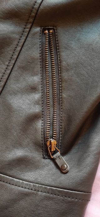 Chaqueta de cuero negro sintético niña 
