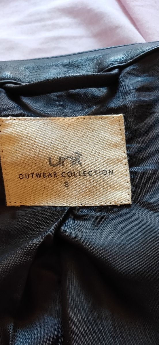 Chaqueta de cuero negro sintético niña