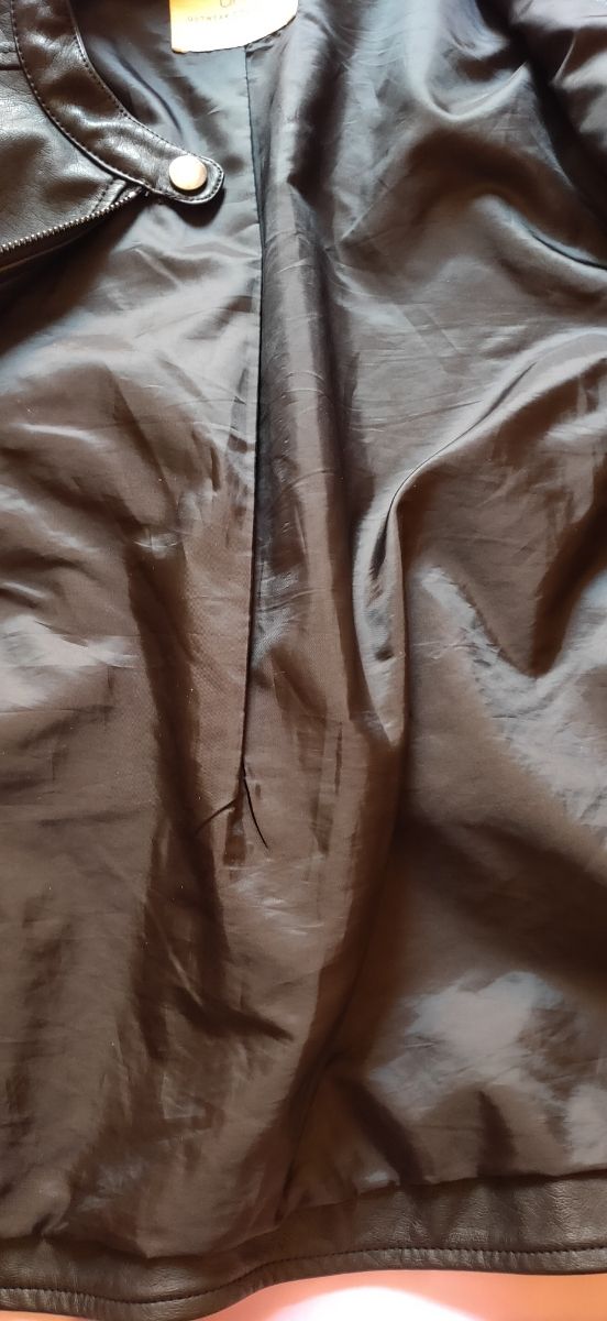 Chaqueta de cuero negro sintético niña