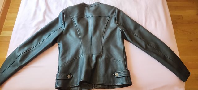 Chaqueta de cuero negro sintético niña