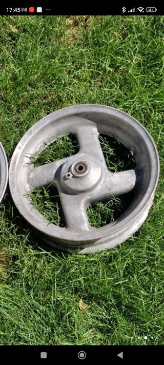 llanta delantera malaguti f15.