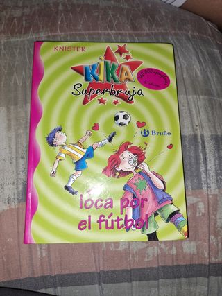 Kika superbruja loca por el fútbol 