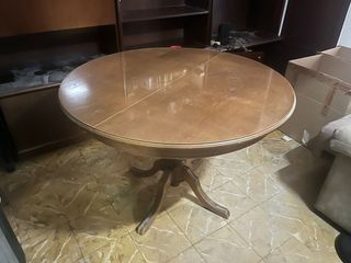 Mesa antigua muy bien conservada
