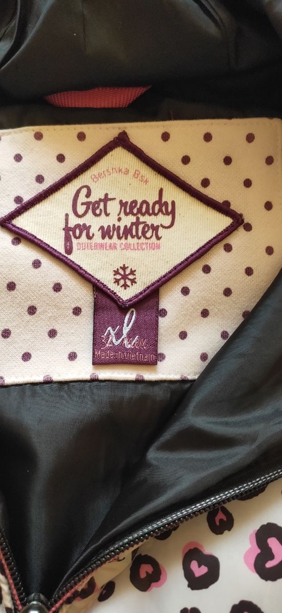 Anorak ligero de corazones Bershka