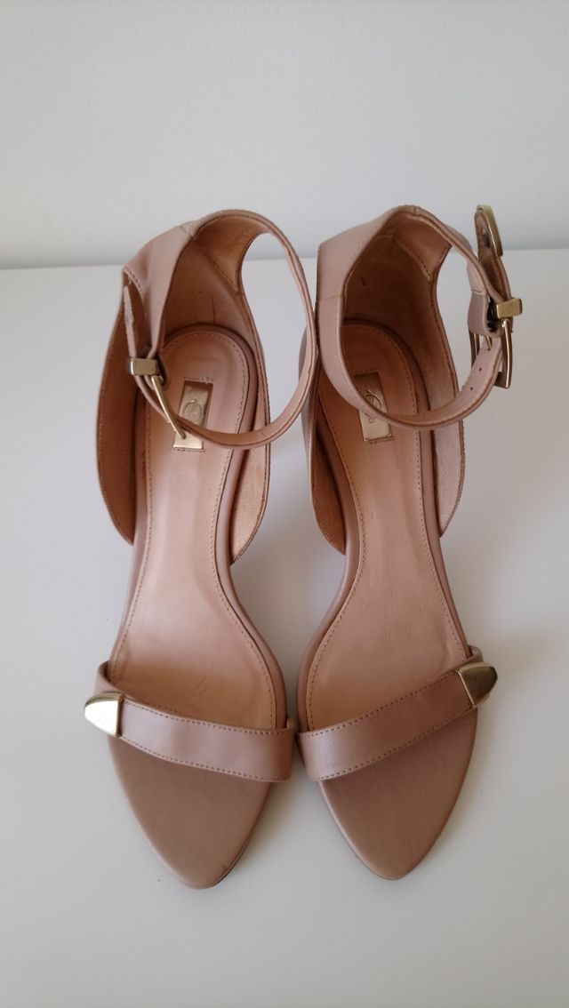 sandalia de tacón Stradivarius 