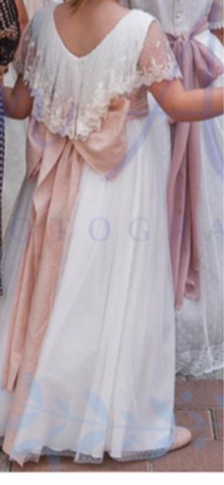 Dos trajes de comunión se venden por separado