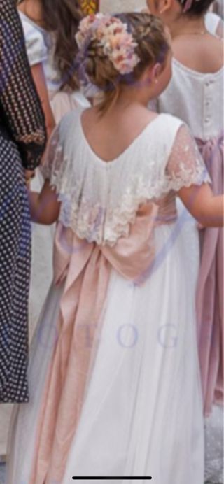 Dos trajes de comunión se venden por separado