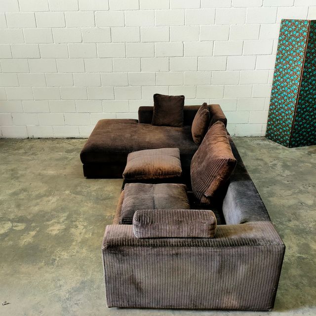 Alquiler Sofá Terciopelo Francia Vintage