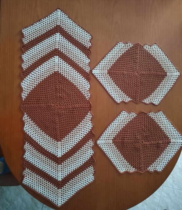 Conjunto mesillas + taquilllón.