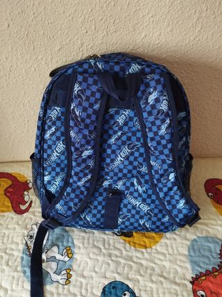 Mochila escolar Hot Wheels.