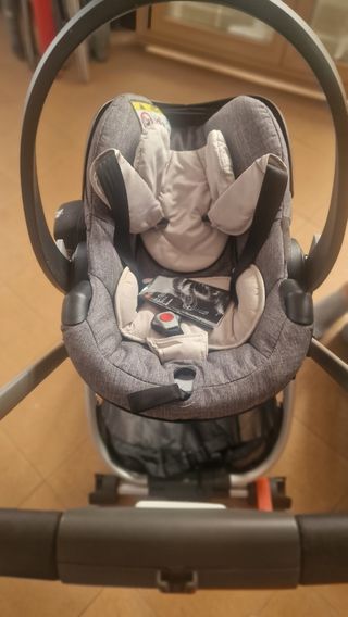 Stokke Crusi completo  con silla de coche