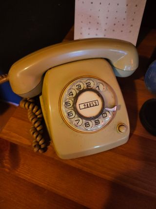 Teléfono antiguo