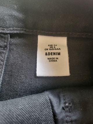 Falda tejana negra                H&M