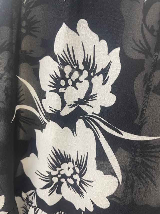 Blusa senza maniche nera a fiori tg S