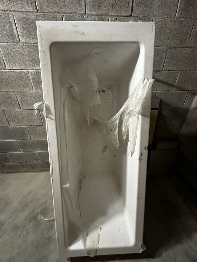 Bañera acrílica LAUFEN PRO , nueva