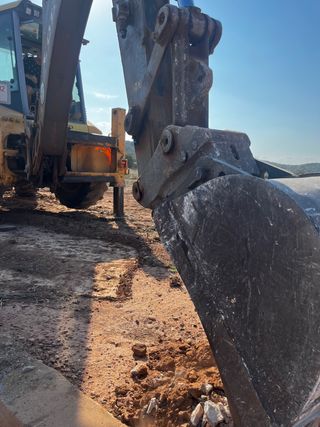 Trabajos con retroexcavadora