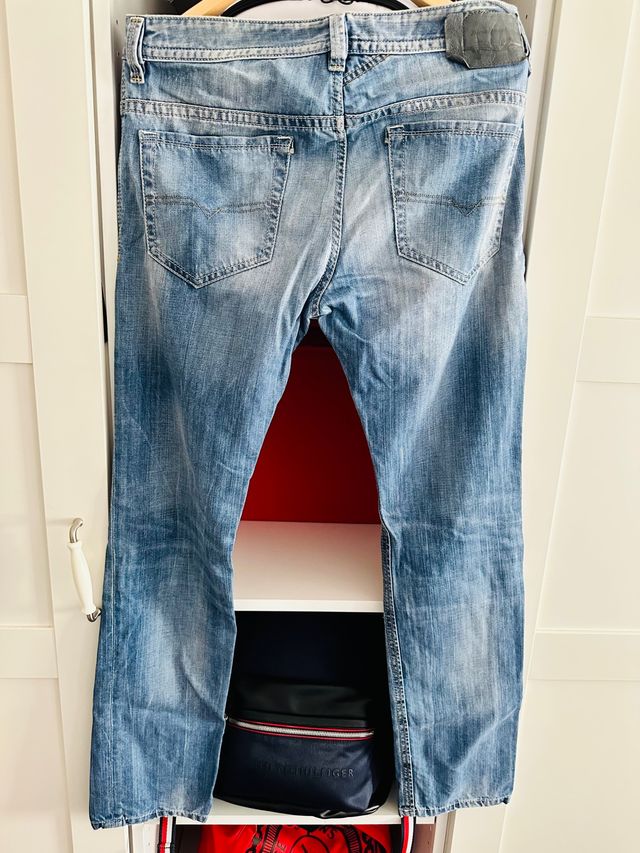 pantalón marca Diesel talla 33 