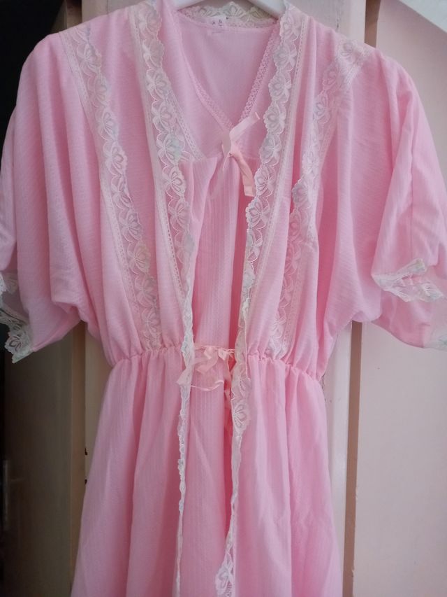 conjunto de bata+ camisón-vintage rosa🌷🌸
