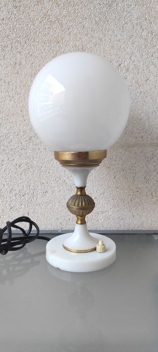 Lámpara de mesa antigua