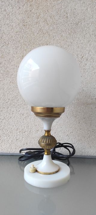 Lámpara de mesa antigua