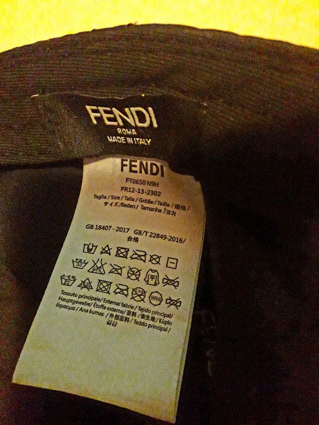 GORRA FENDI
