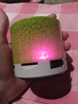 Vendo Altavoz Bluetooth RGB