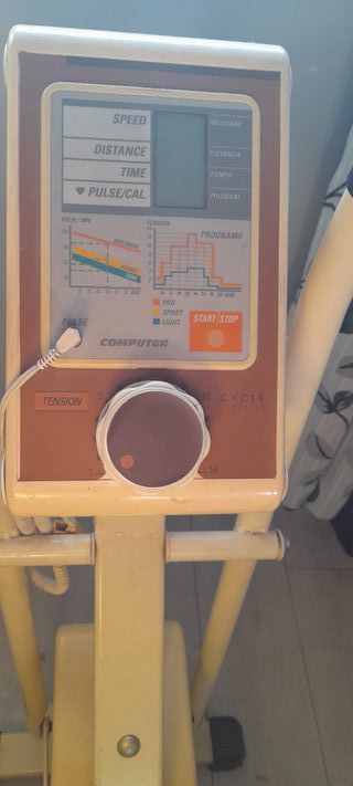 Bicicleta estática marca .BH Fitnes