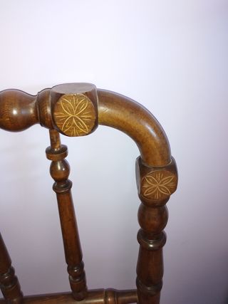 estructura de cama de madera antiguo.