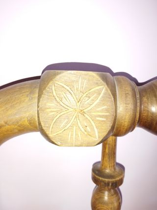 estructura de cama de madera antiguo.