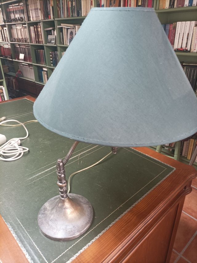 Lampara con pie de plata
