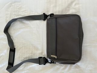 Bandolera nueva Reebok gris