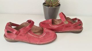 Zapatos de piel rojos de la marca Best talla 41