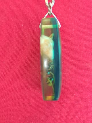 antiguo llavero resina