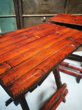 Mesitas de noche. Taburetes plegables