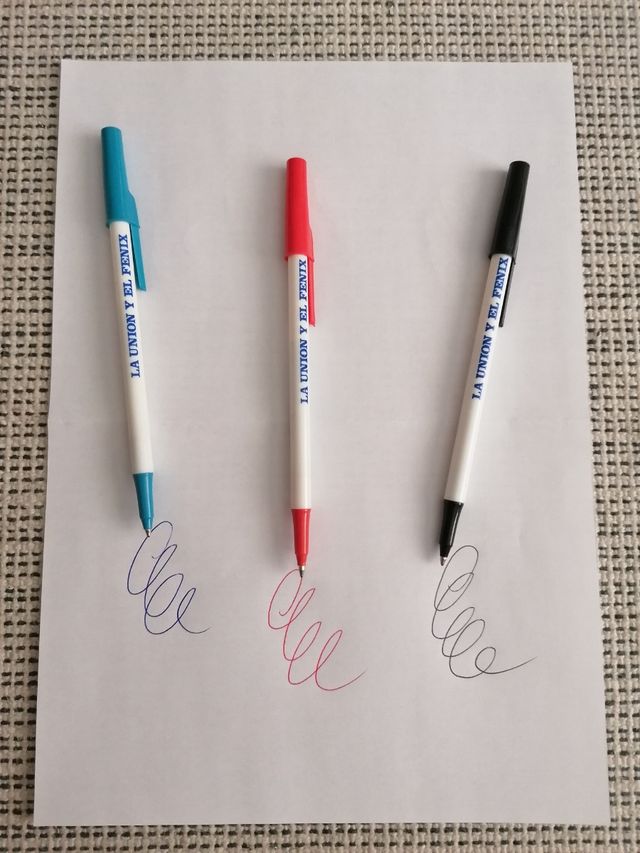 Artículos escritorio La Unión y El Fénix Español.