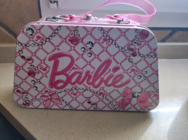 Barbie(caja)y regalo estuche cd precioso de Barbie