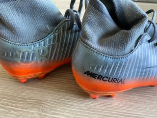 Lote botas de futbol Nike,tallas 32,33,34 y 36