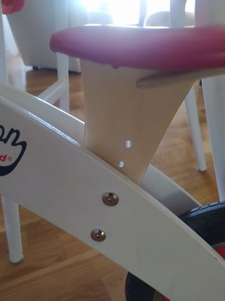 Bicicleta de iniciación sin pedales.