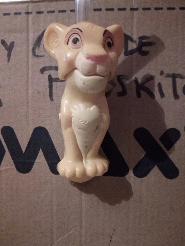 DOS MUÑECOS REY LEON MACDONALDS