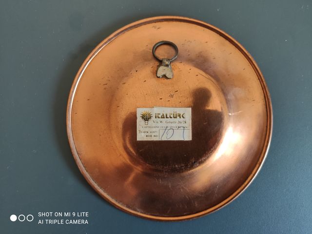 Piattino in rame inciso