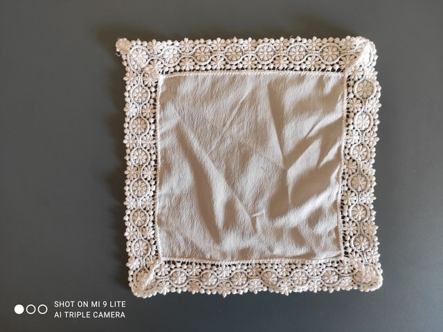 Quattro centrini vari