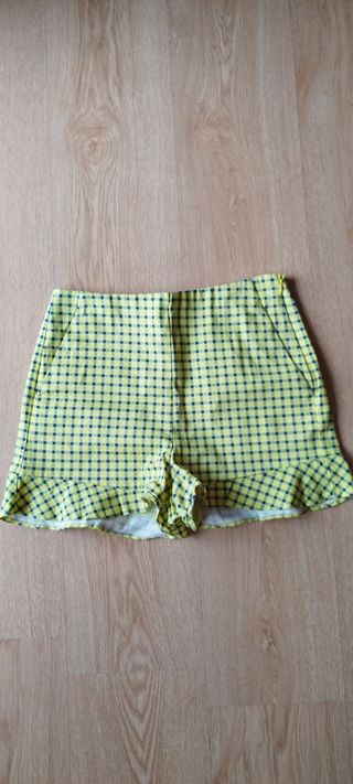pantalón short  Zara